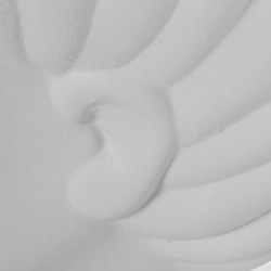 Figura rostro perfil crema y dorado