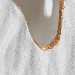 Jarron de sobremesa blanco arena y dorado