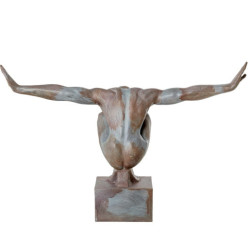 Figura gimnasta gris y marron