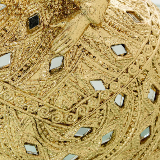 Figura menina dorado