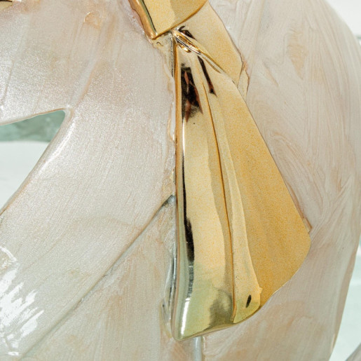 Figura menina dorado y blanco