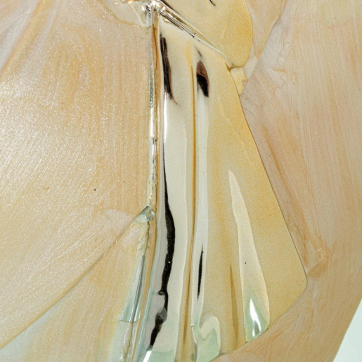 Figura menina dorado y blanco