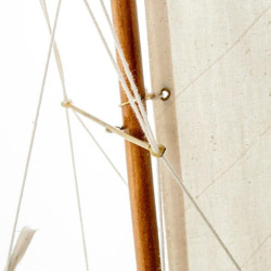Velero blanco y azul