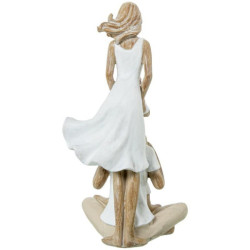 Figura familia blanco, beige y natural