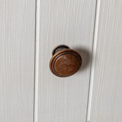 Comoda blanco y crema