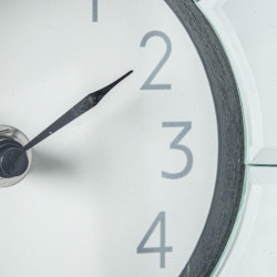 Reloj sobremesa espejo