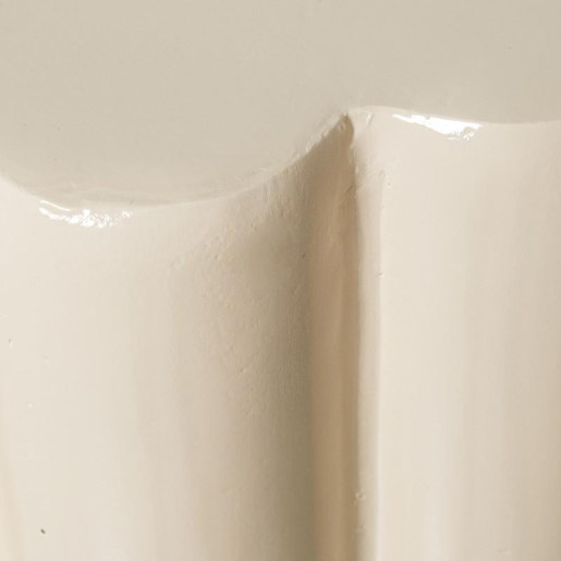 Mesa auxiliar crema brillo