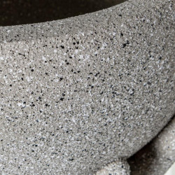 Macetero gris acabado cemento