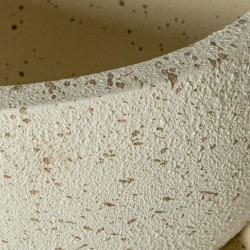 Macetero crema acabado cemento