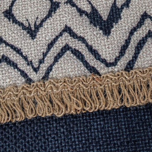 Cojin negro y blanco