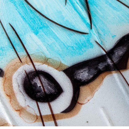 Decoracion pared beige, azul y negro