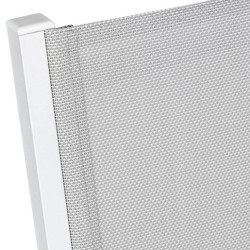 Silla blanco y gris