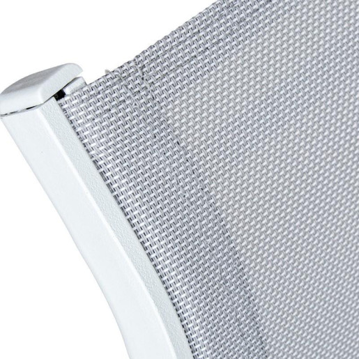 Silla blanco y gris