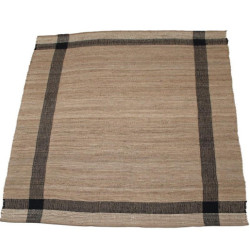 Alfombra beige y negro