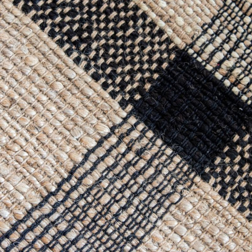 Alfombra beige y negro