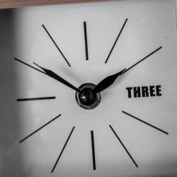 Reloj beige